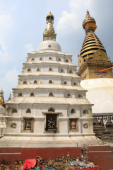 尼泊尔斯瓦扬布纳特寺舍利塔