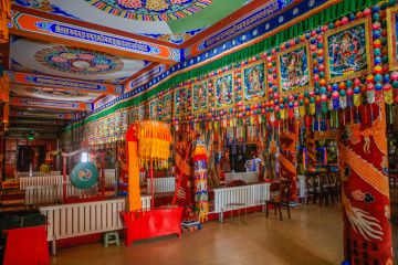 贺兰山南寺，六世达赖喇嘛灵塔殿