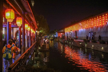 南浔古镇红色灯廊
