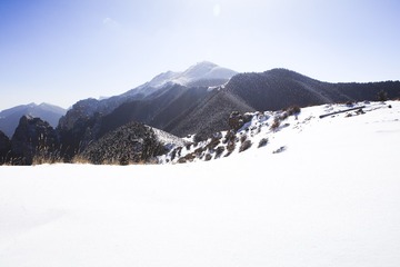 雪色贺兰山