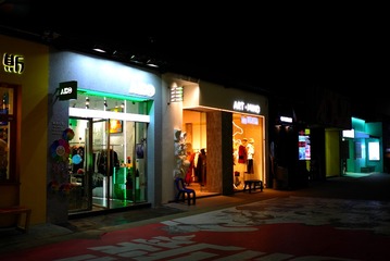 6C38F911-D51E-4D86-925E-8D475CE0525D/L0/001