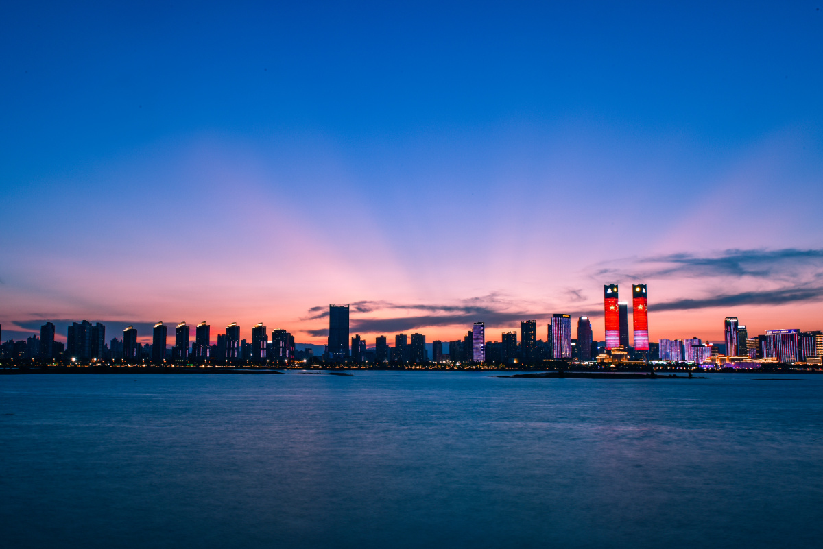 幕照英雄城南昌