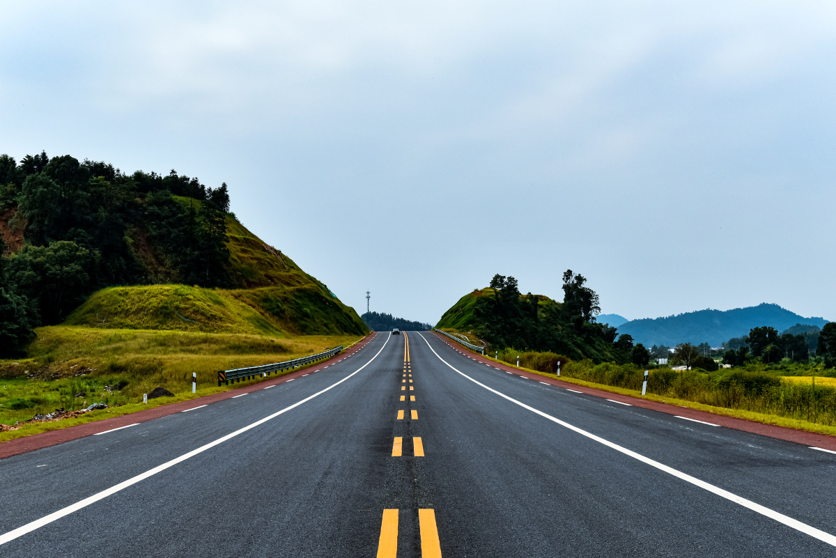 新时代的乡村公路