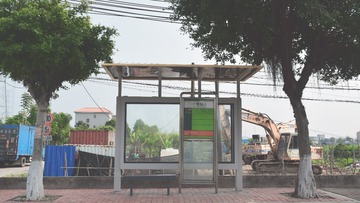 382001