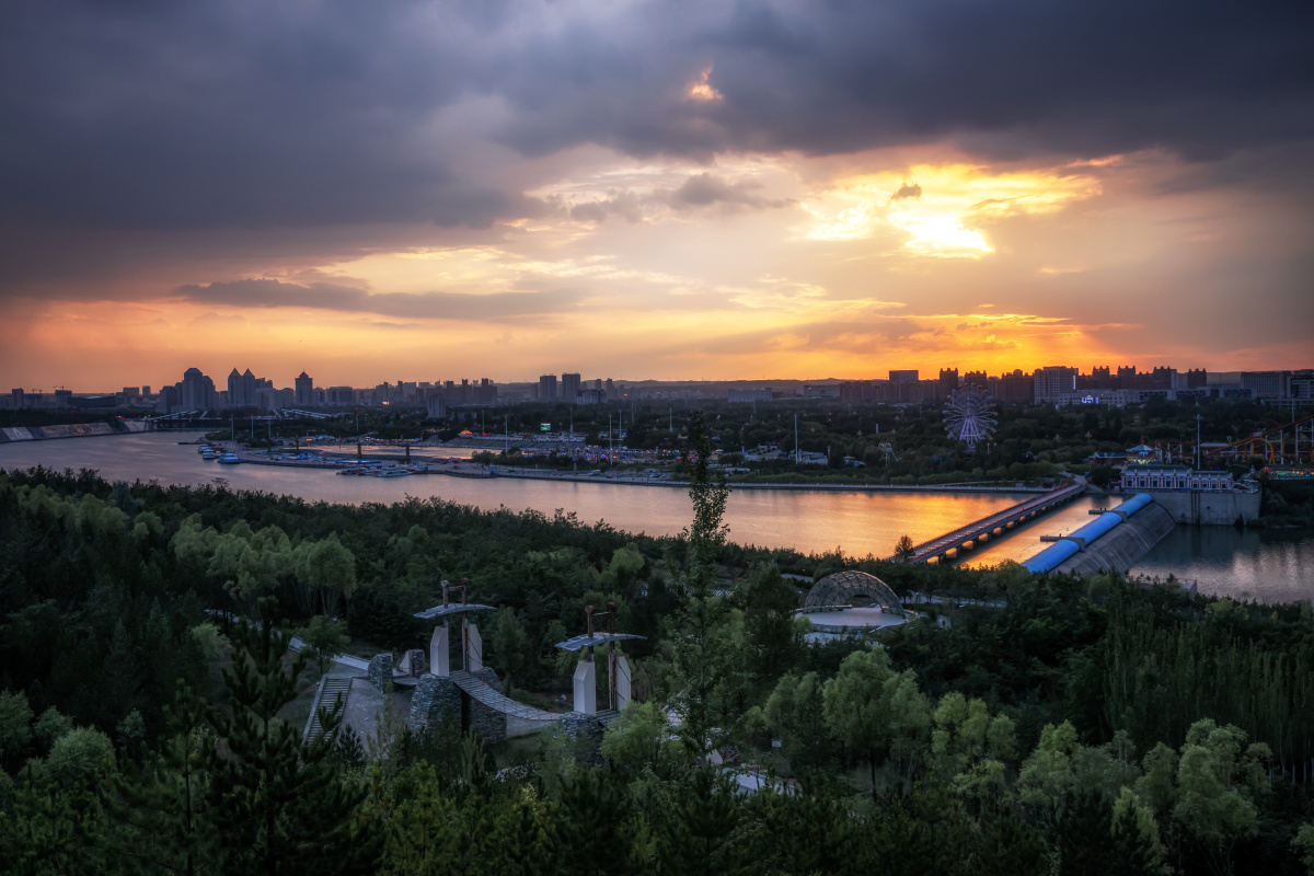 康巴什乌兰木伦河公园