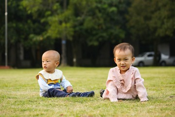 906877
