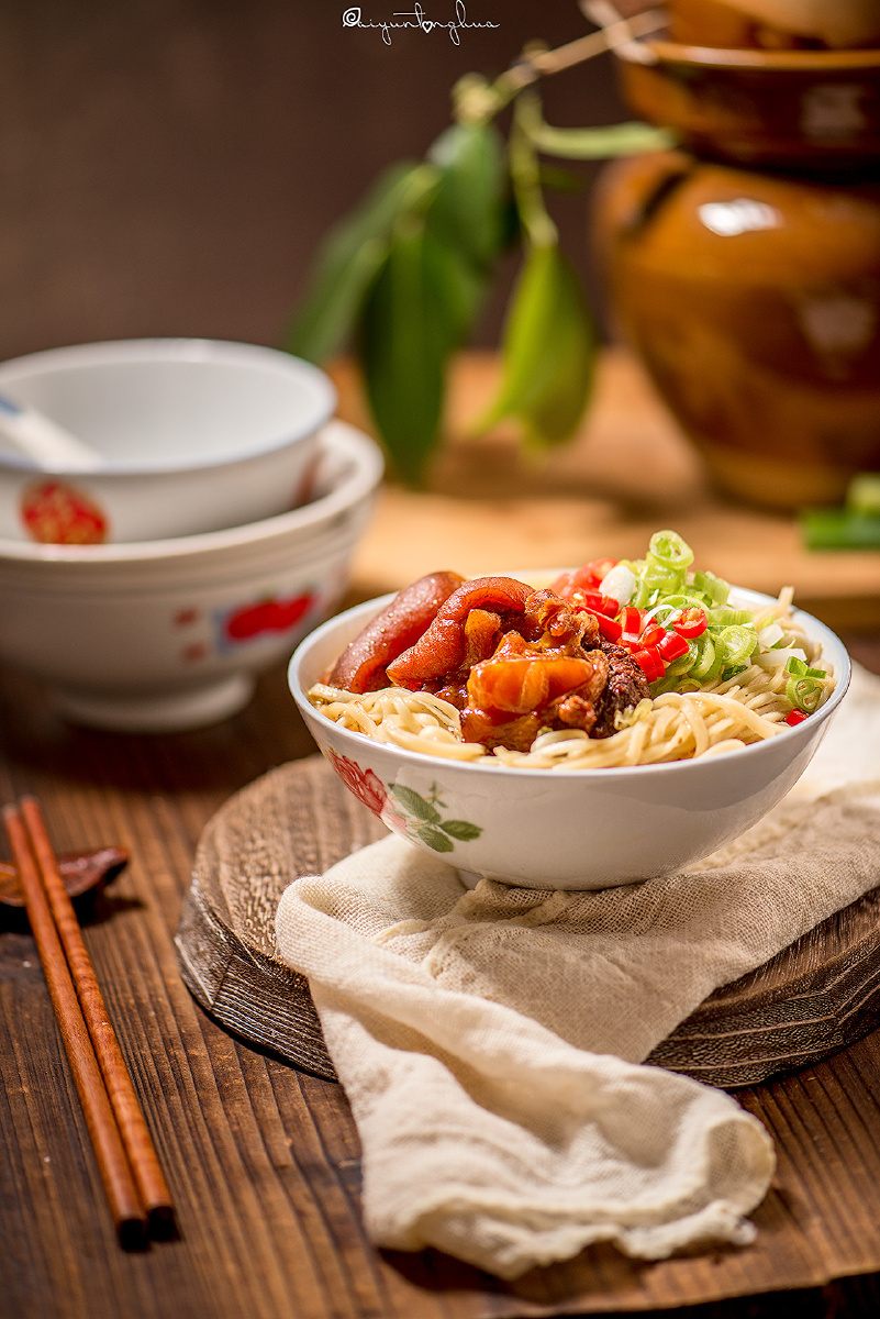 红烧猪蹄面 - 彩云童话叶儿 - 图虫