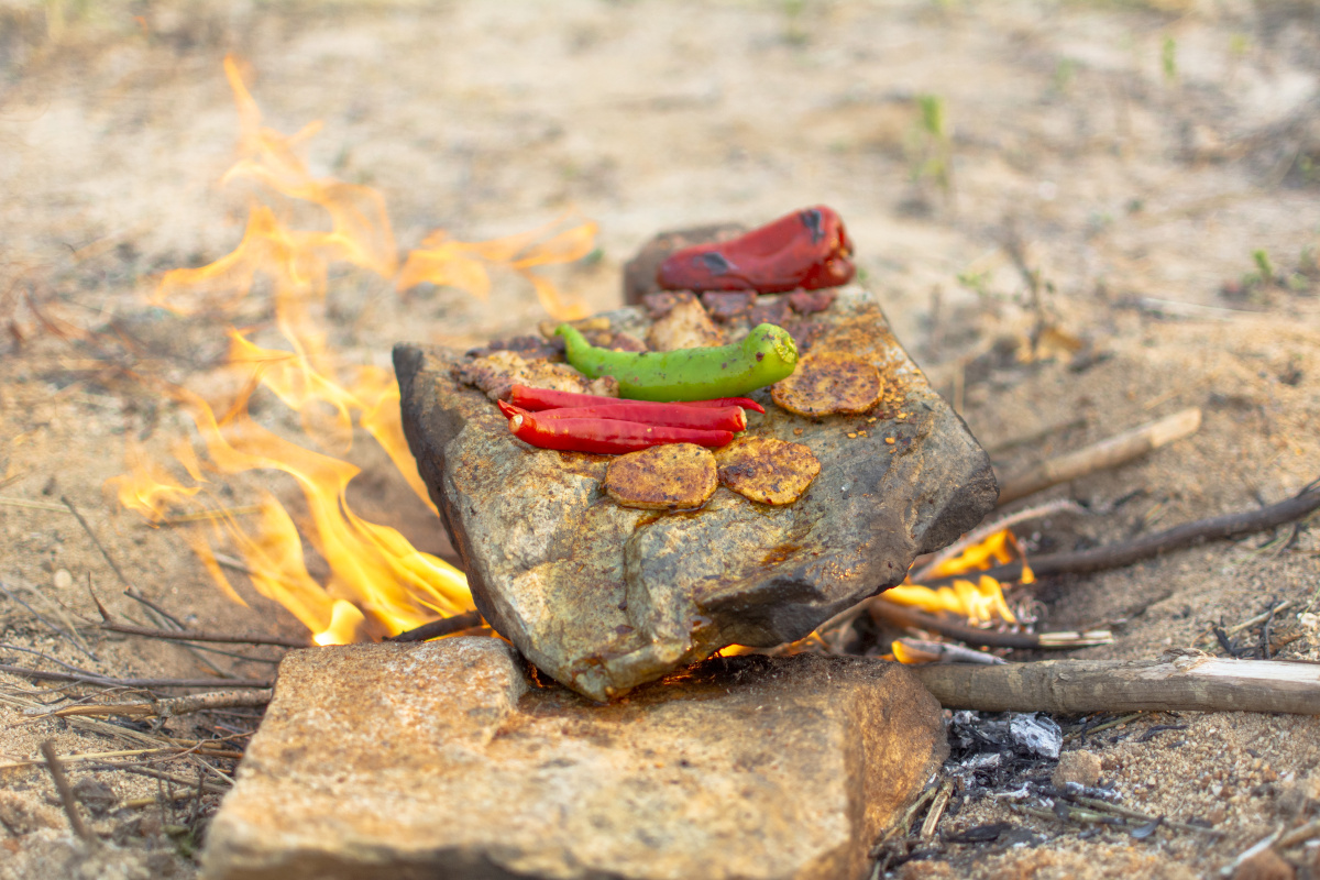 抖音最热石头烧烤