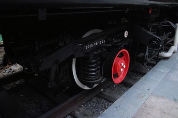 1894349