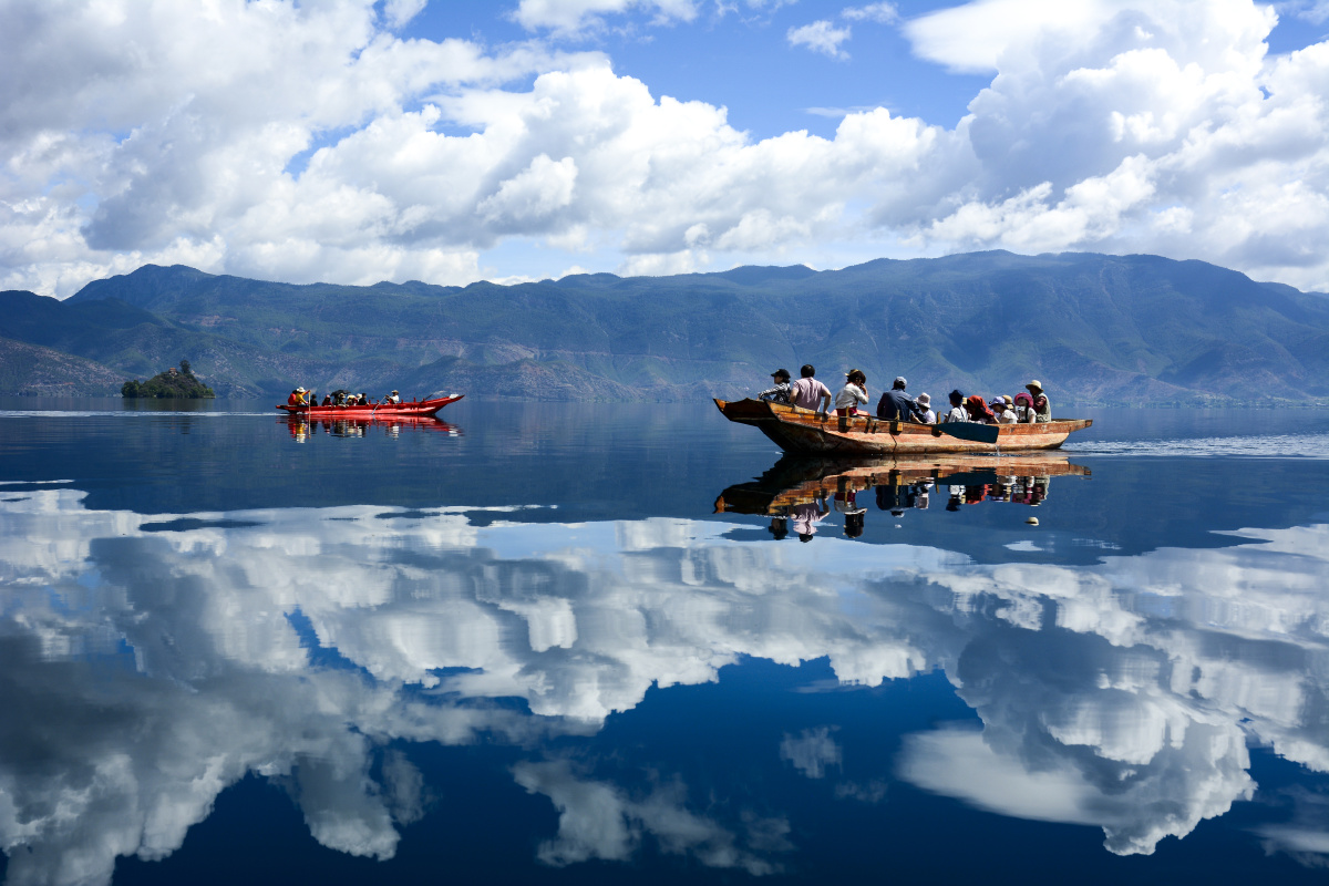 泸沽湖大洛水乘船游湖