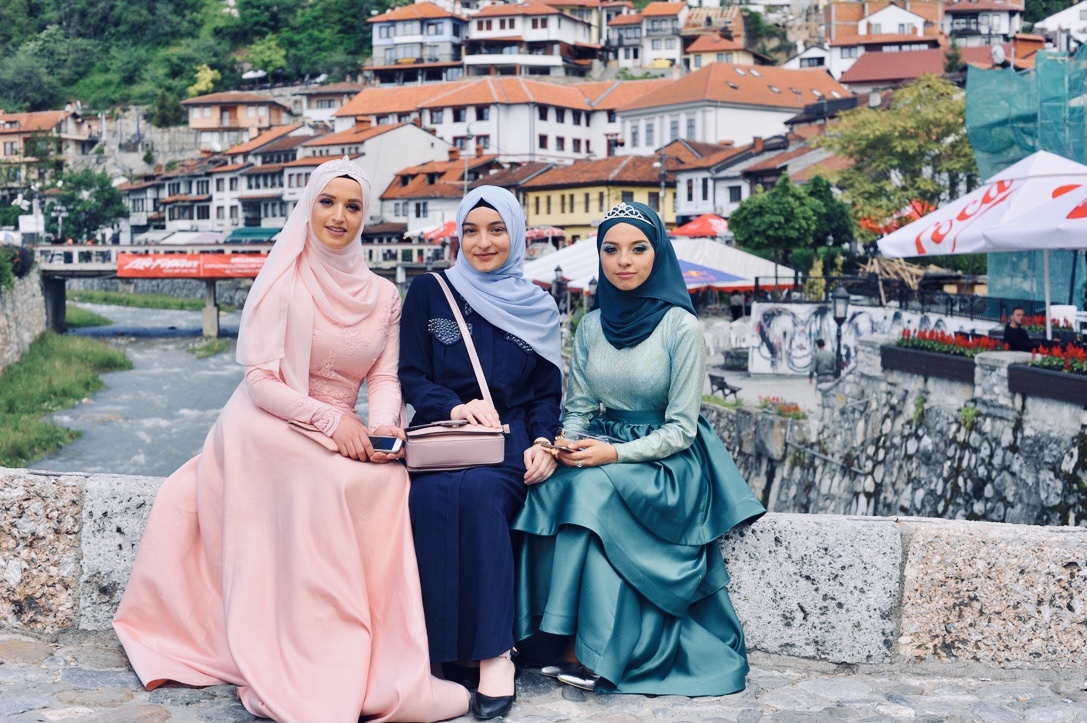 普里兹伦·科索沃,古桥边的女人