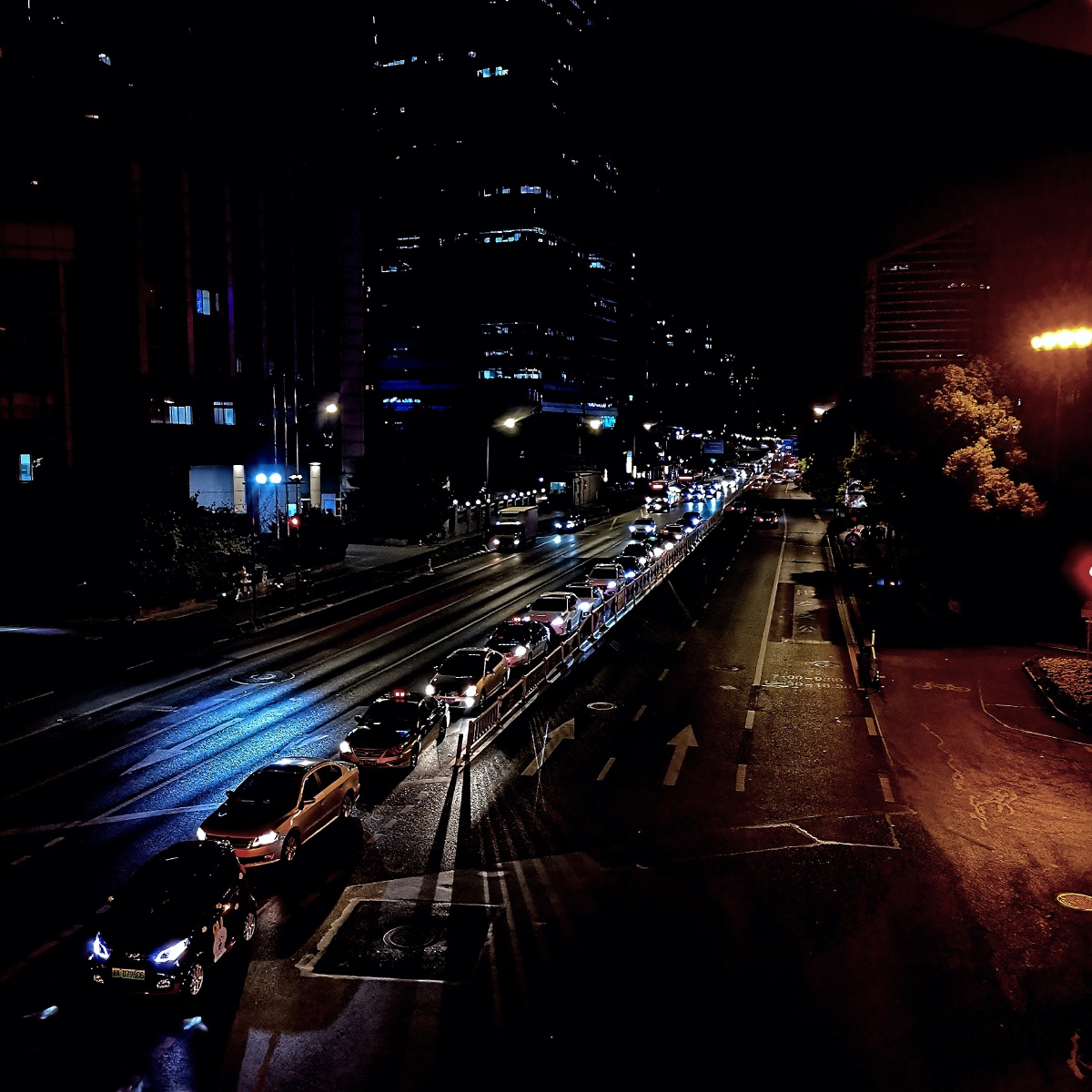 晚上九点的杭州