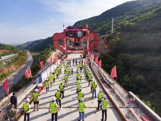 1FBE2FD3-05C0-46DE-86B0-00C43636754D/L0/001