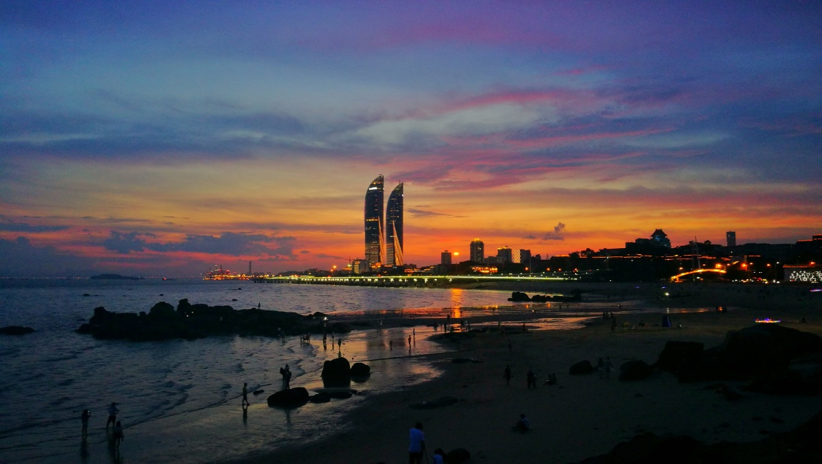 晚霞下的厦门世贸双子塔