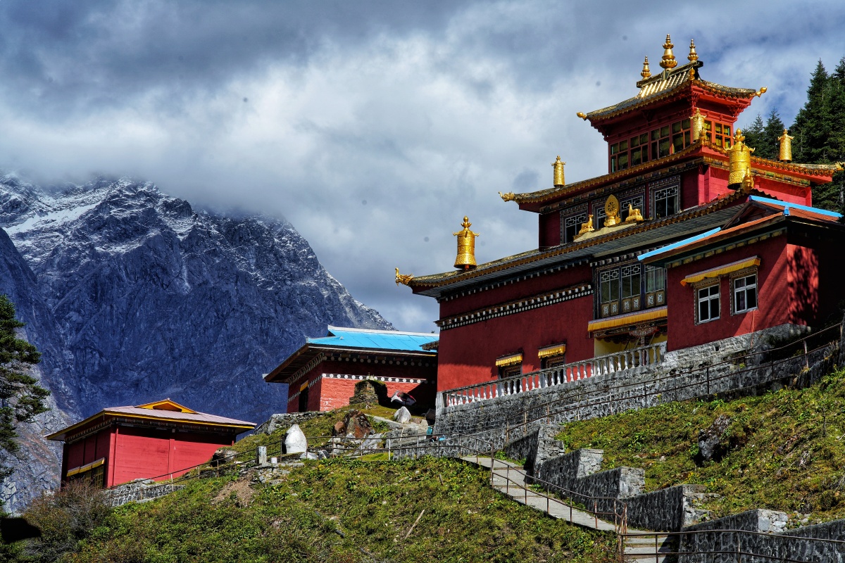 滇藏线行摄观感之五 世外挑园嘎瓦龙 嘎瓦龙,据说是个神仙聚集的地方.