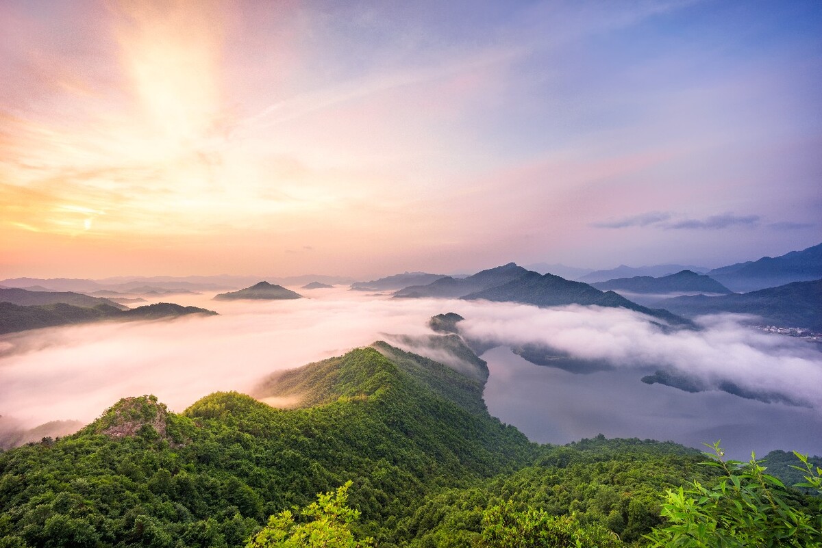 屋脊山日出图片