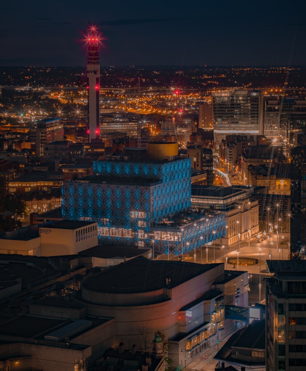 ӭ01