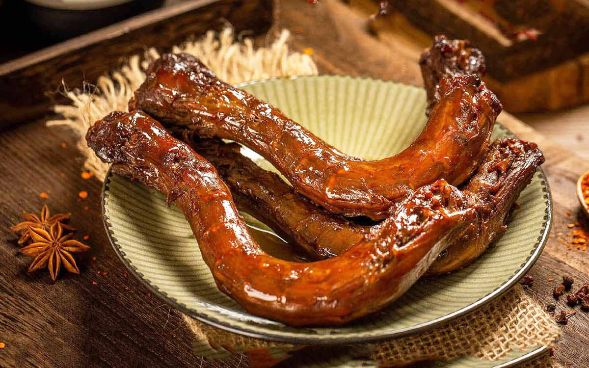 五香鸭脖
