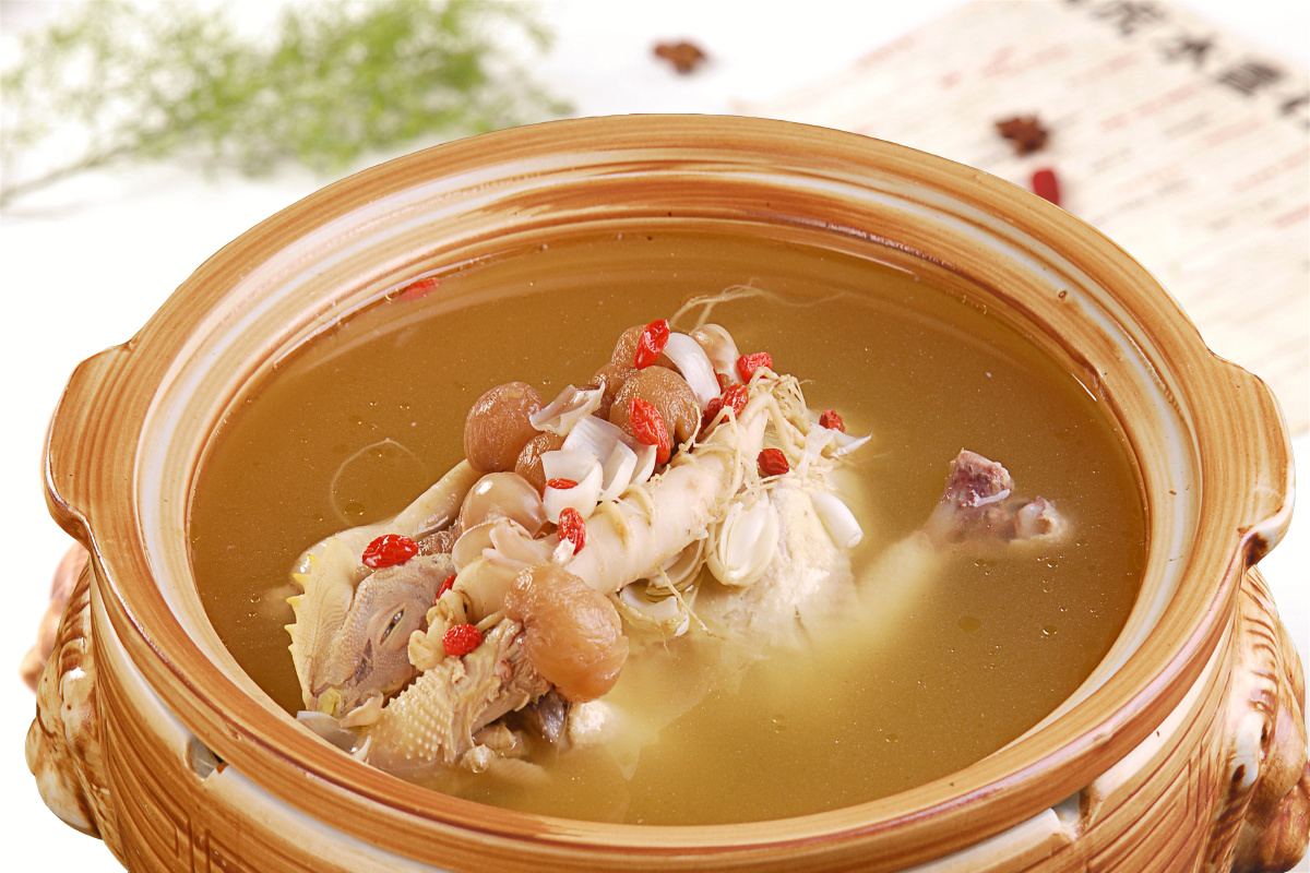 桂圆枸杞土鸡汤