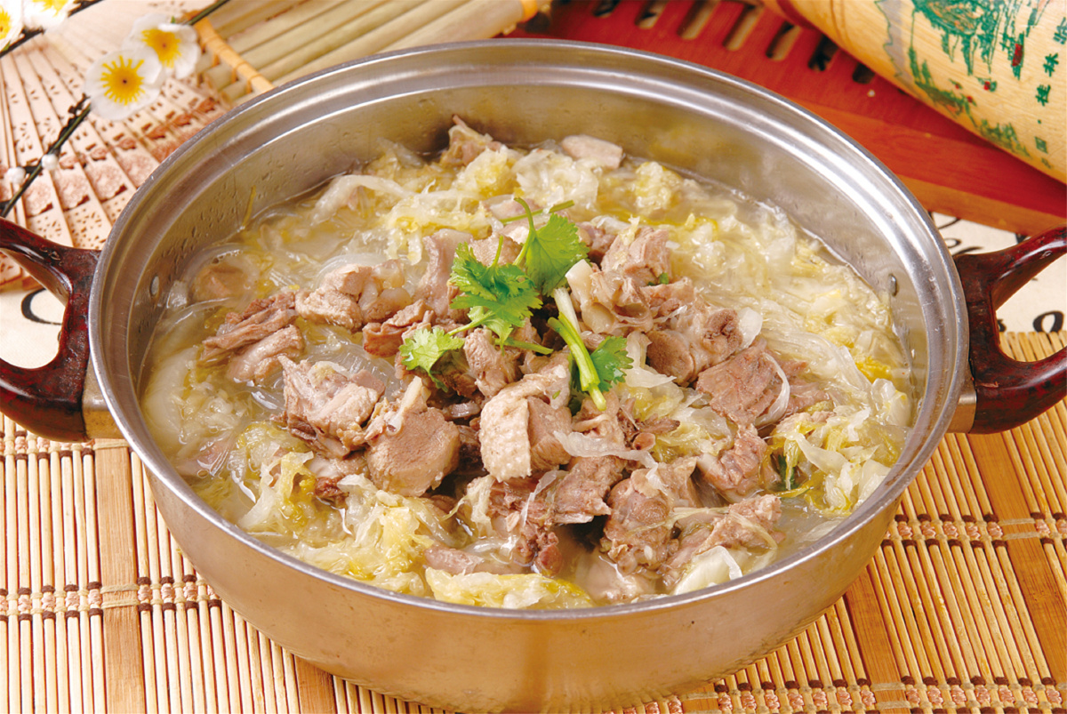 酸菜炖鸡块
