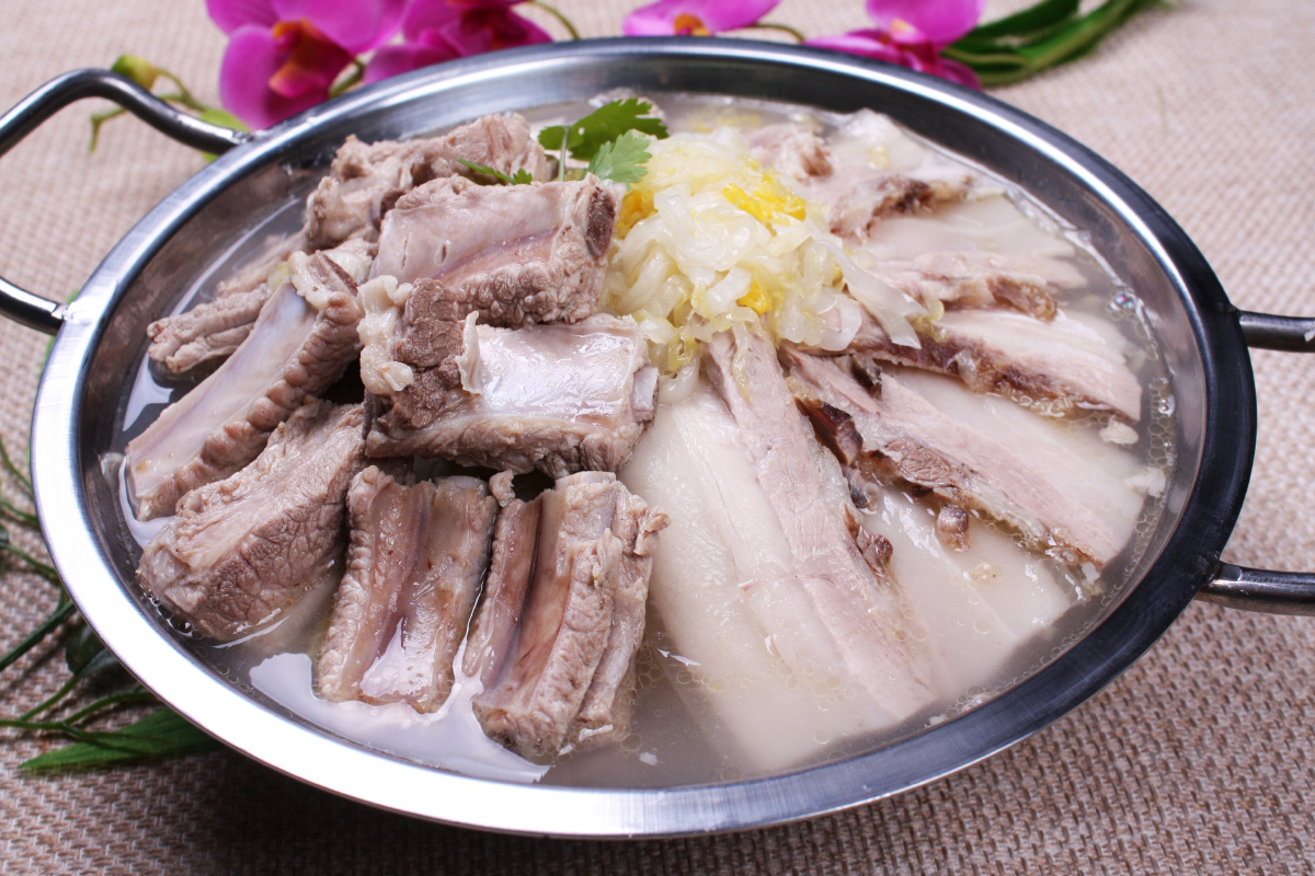 酸菜炖排骨白肉