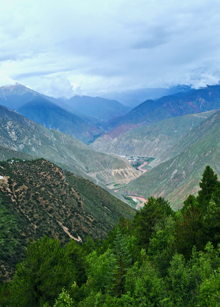 川藏线上的美景(7)--蜿蜒崎岖的318