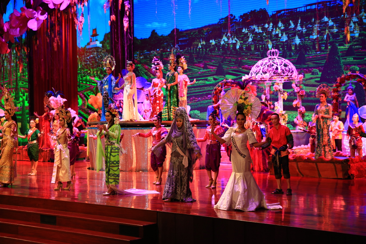 泰国:人妖表演 - 布谷钟的早晨 - 图虫网 - 最好的摄影师都在这