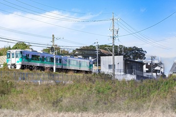 93225