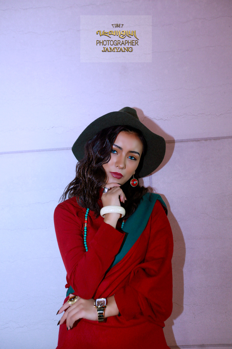 模特: 昂萨·永尕 摄影:jamyang