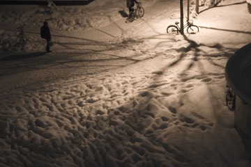 Tsinghua 雪～自习归。