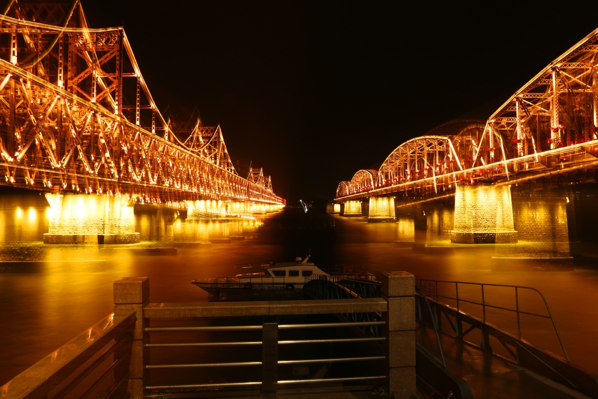 鸭绿江大桥夜景