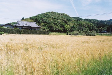 1818957