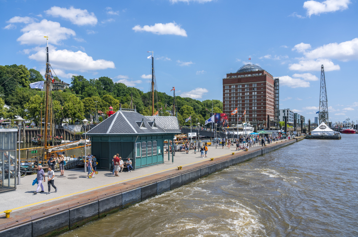 新疆五彩滩的星空美丽迷人.