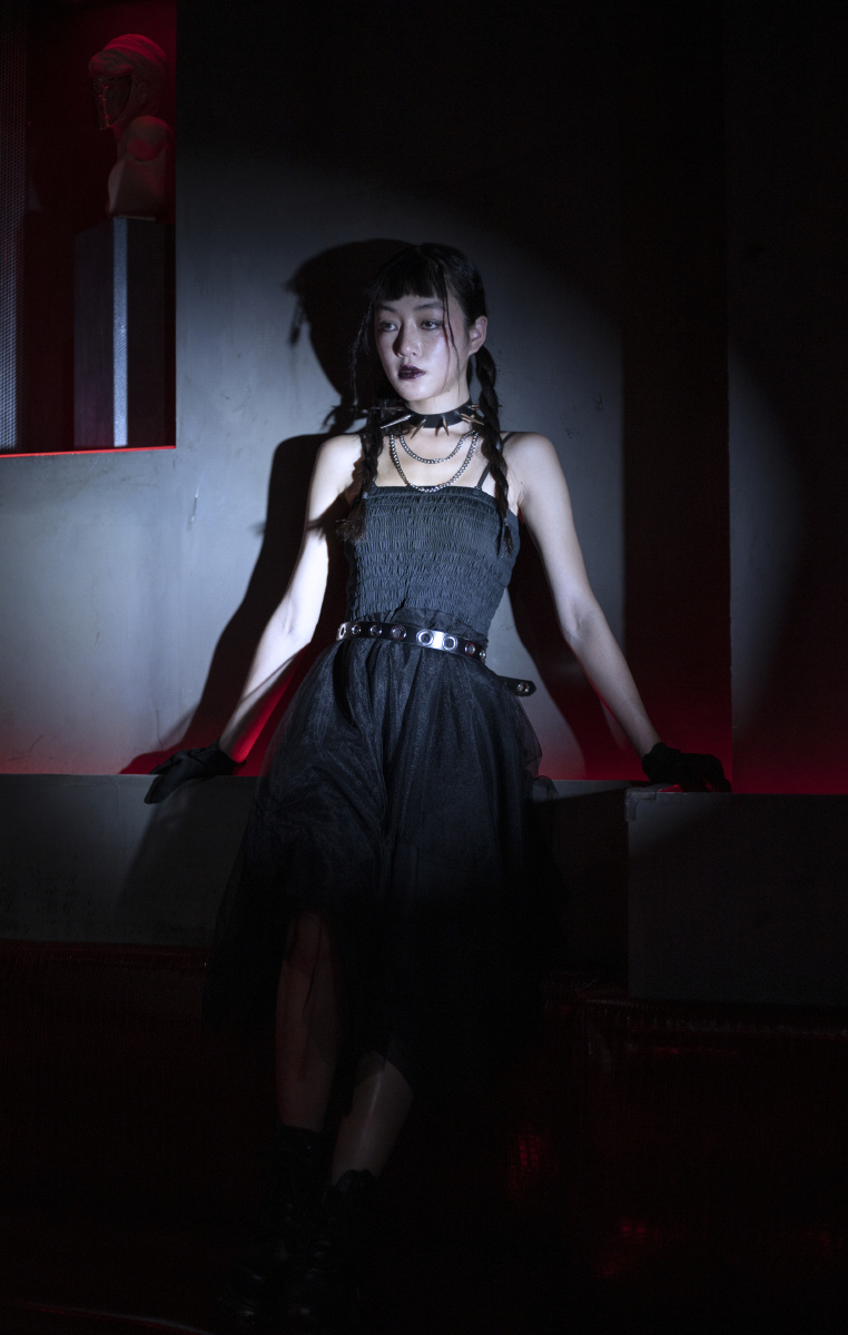 dmt暗黑工业风时尚情绪写真摄影后期