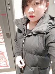 1558272