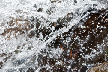 723630