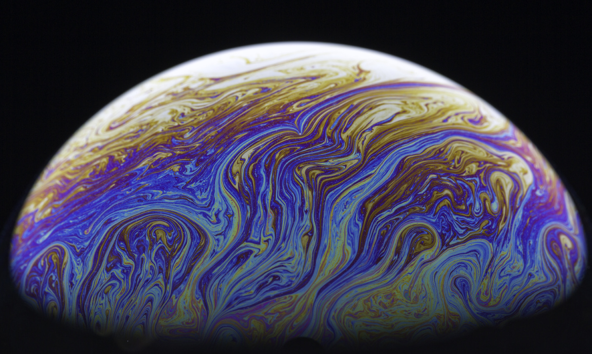 肥皂泡干涉光线的幻象