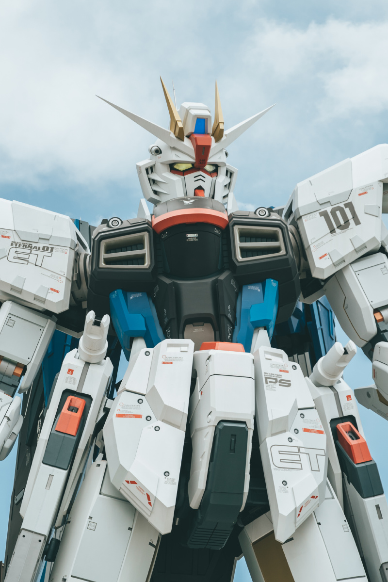 位于上海浦东新区的自由高达立像