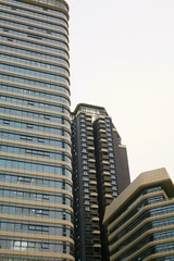 385460
