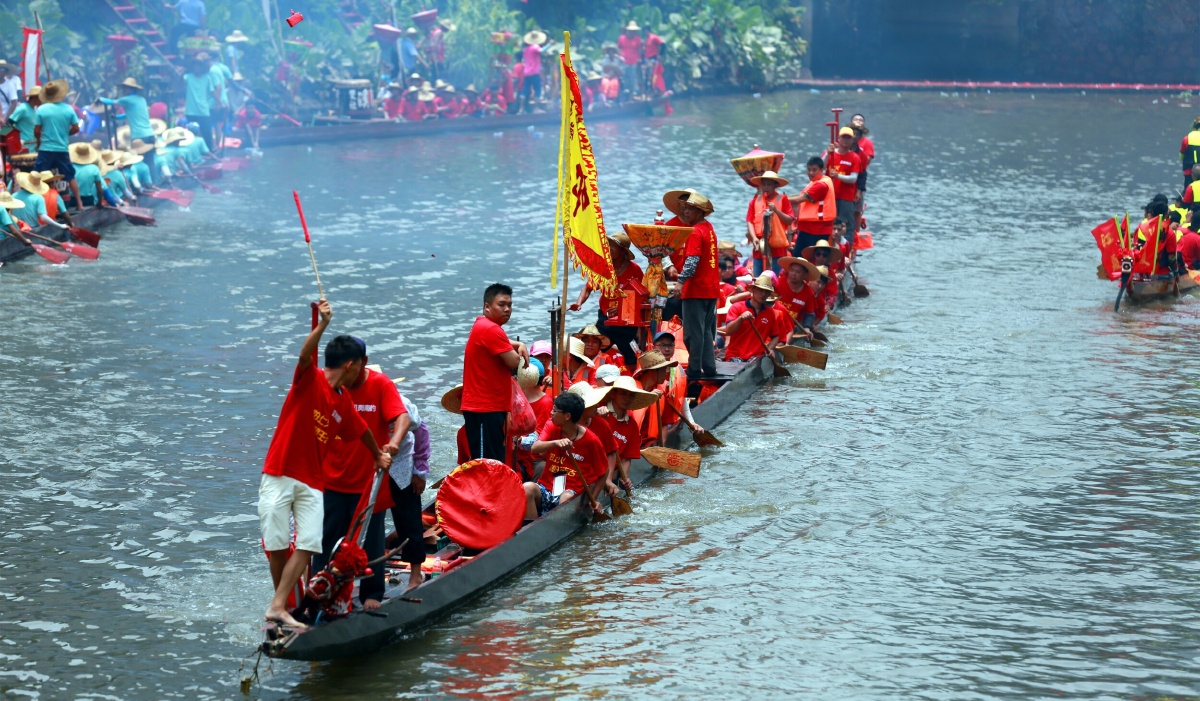 五月五扒龙舟