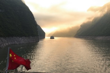 三峡日出 (2)
