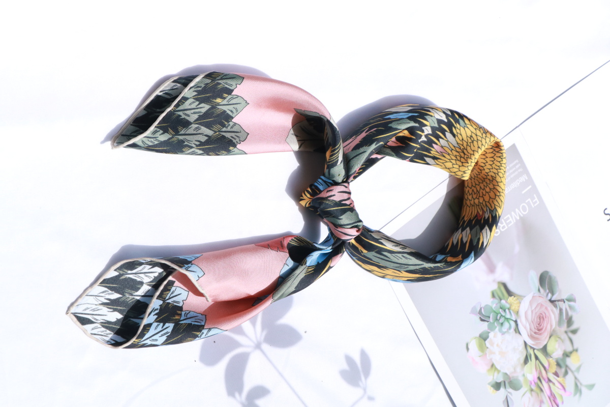 妥妥的丝巾控哈哈源自法国的小众品牌petrusse