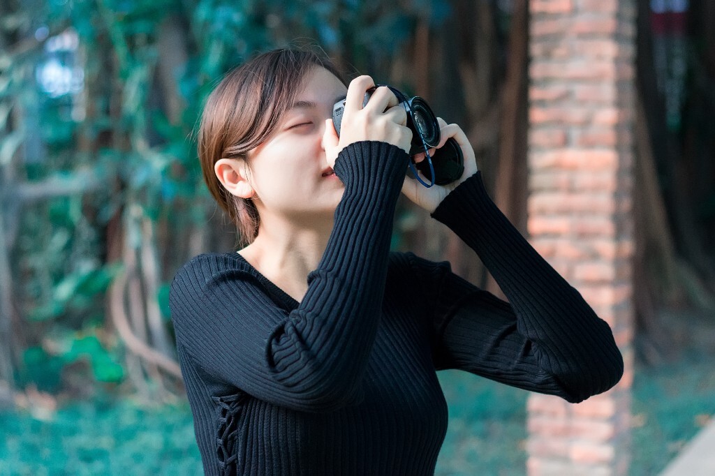 就这么好奇<br />
就这么幻想