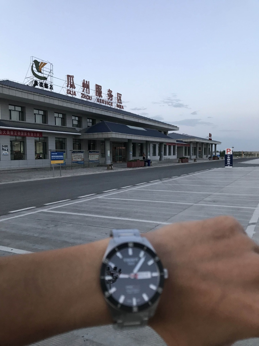 甘肃61瓜州服务区61这是晚上9点