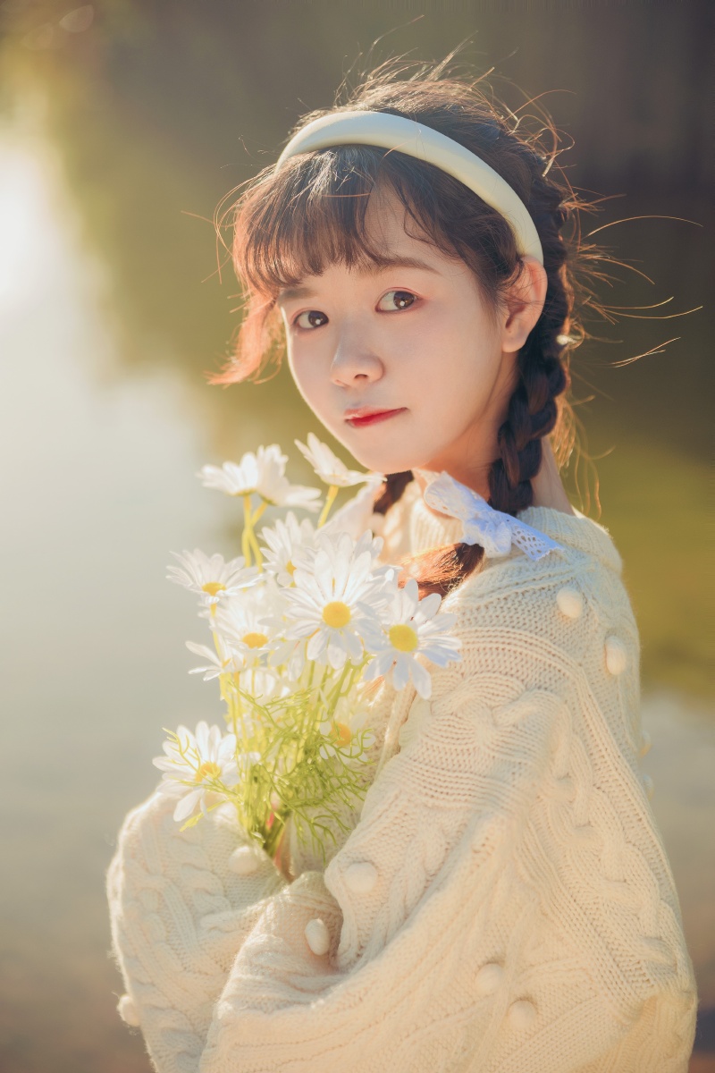 初春光年少女的心是充满诗意和煦的阳光清风拂过你对着我笑