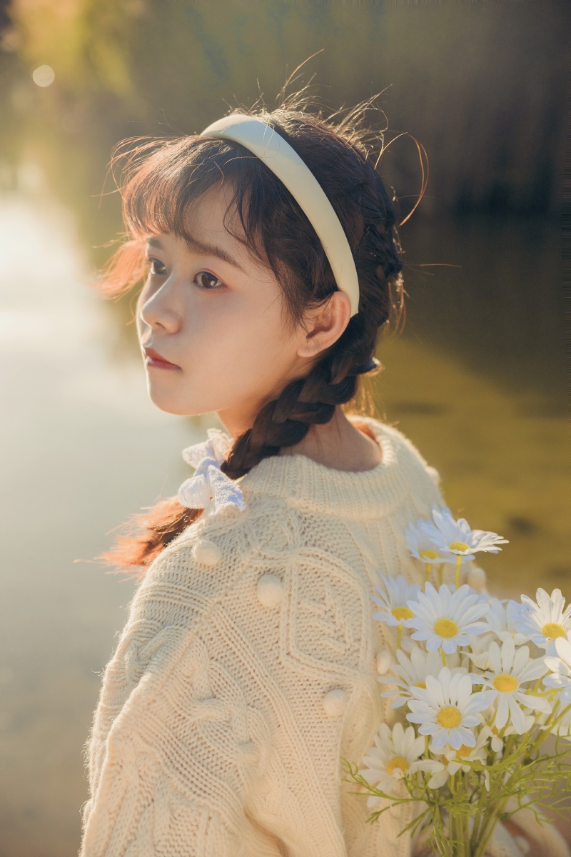 初春光年少女的心是充满诗意和煦的阳光清风拂过你对着我笑