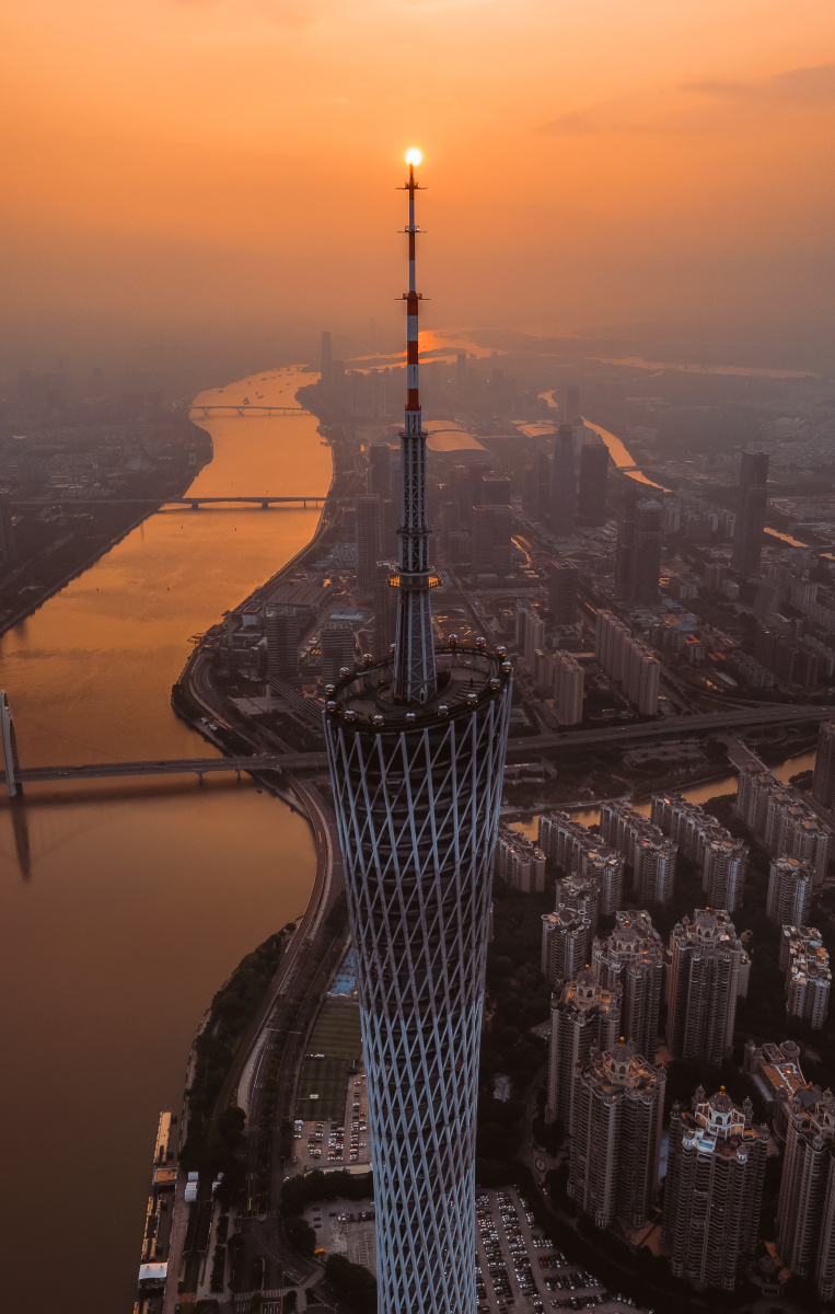 位于中国广州市海珠区阅江西路222号,城市新中轴线与珠江景观轴交汇处