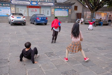 抓