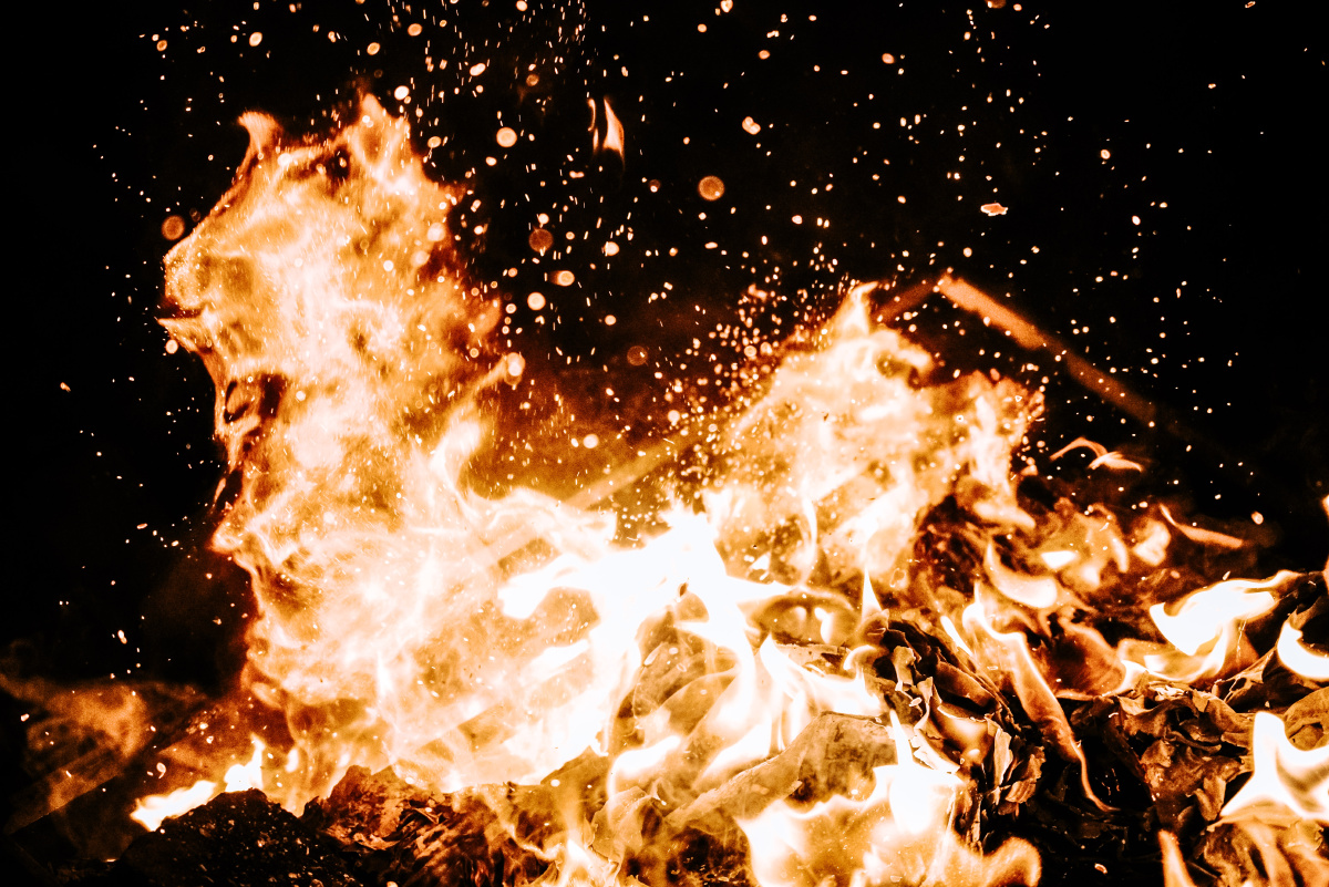 心里有火眼里有光