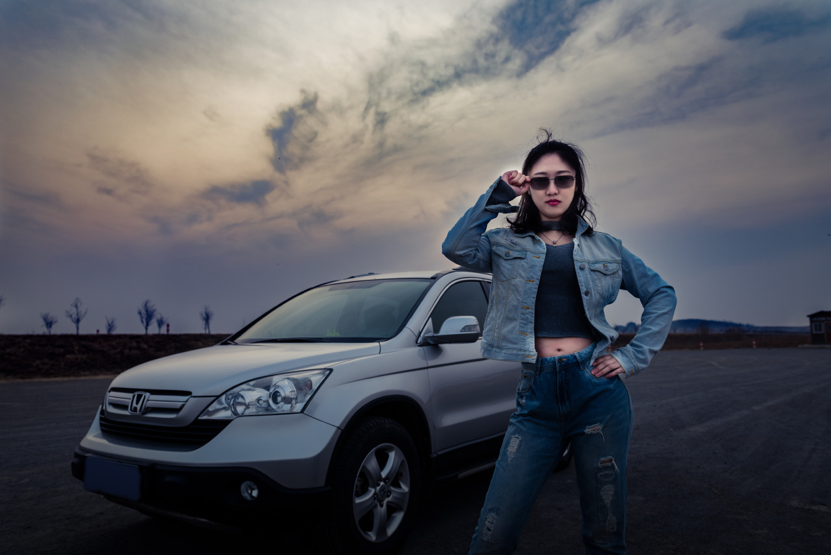 香车美女酷酷的